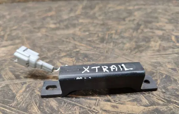 Nissan X-Trail T31 Keyless system antenna 