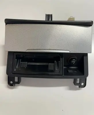 Audi Q7 4L Ashtray (front) 4L0857951