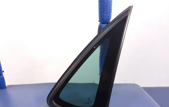 Volkswagen Cross Polo Rear side window 6RU845298B