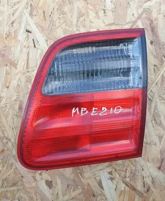 Mercedes-Benz E W124 Tailgate rear/tail lights A2108207464 32452202