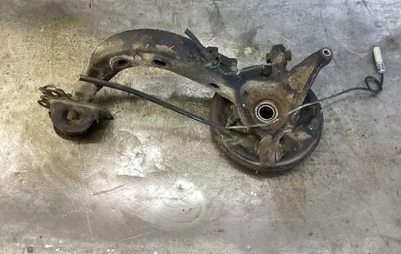 BMW 3 E36 Rear wheel hub spindle/knuckle 