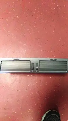 BMW 7 E65 E66 Dash center air vent grill 8223599
