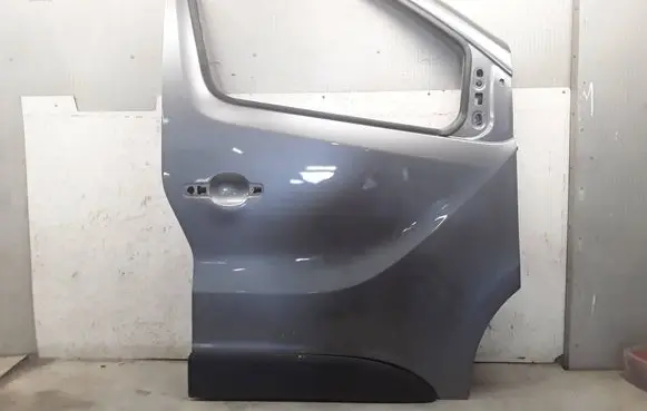 Renault Trafic III (X82) Front door 