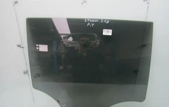 KIA Stonic Rear door window glass
