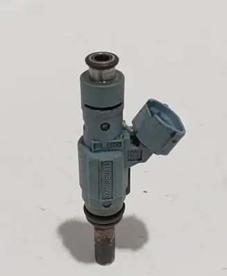 Volkswagen Phaeton Fuel injector 0280157012 022906031J