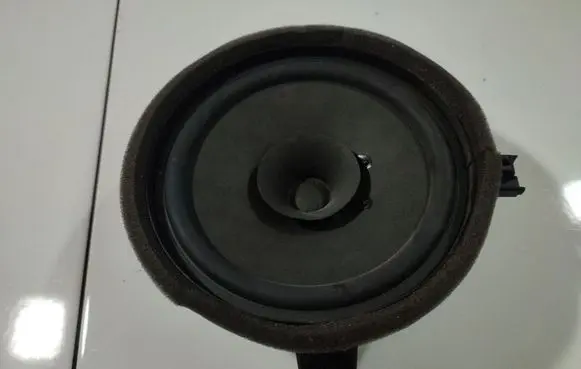 Volvo V50 Front door speaker 30752083