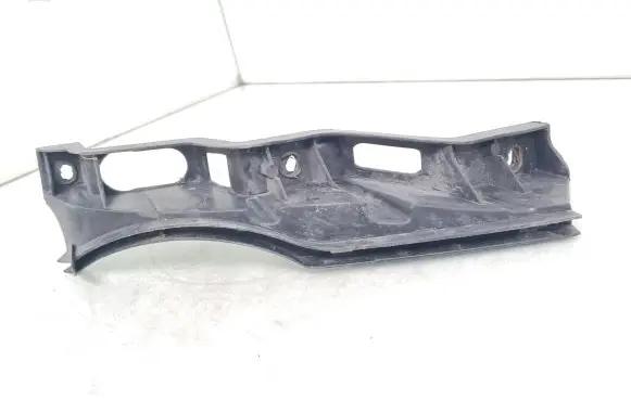 Volkswagen PASSAT B6 Front bumper mounting bracket 3C0807889