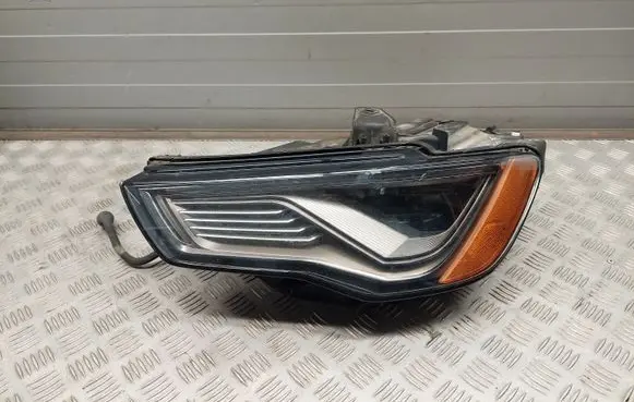 Audi A3 S3 8V Headlight/headlamp 8V0941033B