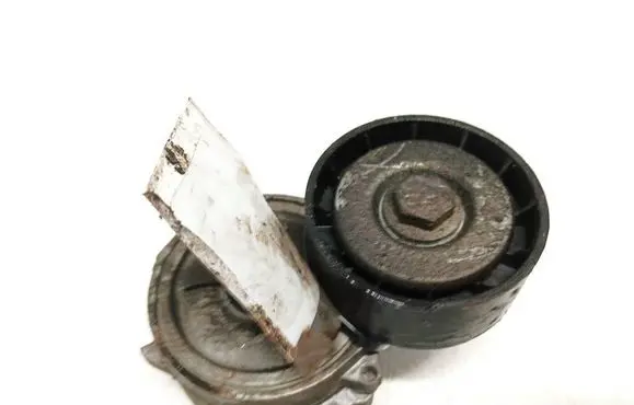 Peugeot 4007 Generator/alternator belt tensioner