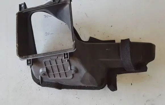 Mazda 3 II Intercooler air channel guide 