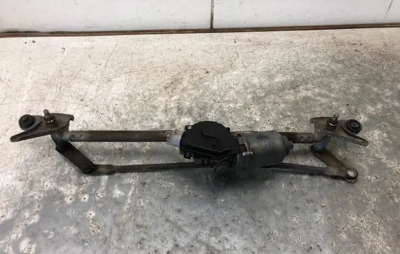 Mazda 6 Front wiper linkage and motor 159300-0641