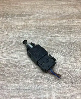 BMW 5 E34 Brake pedal sensor switch 1382385 WITHPLUG