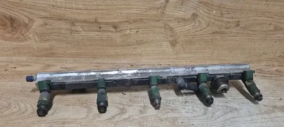 Volvo V70 Fuel main line pipe 9202710