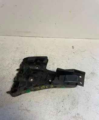 Volvo S60 Front bumper mounting bracket 31323833