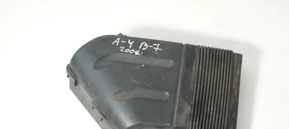 Audi A4 S4 B7 8E 8H Air intake duct part 8E0129617D