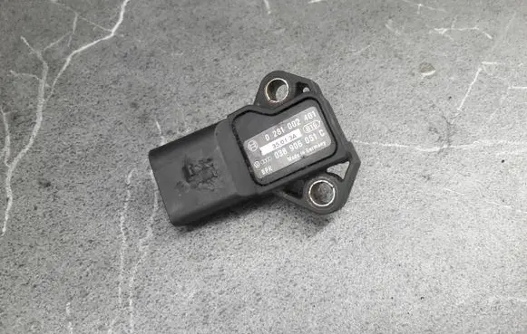 Volkswagen Golf IV Air pressure sensor 0281002401