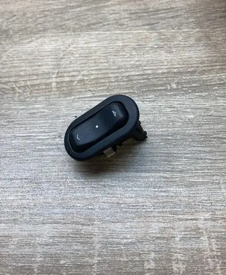 Opel Zafira A Electric window control switch 90561388