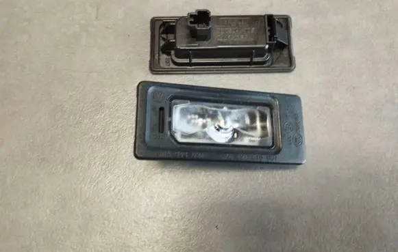 Audi A4 S4 B9 8W Number plate light 5NA943021