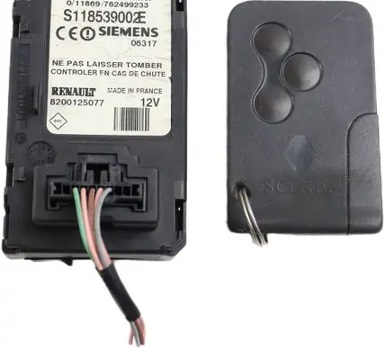 Renault Scenic II - Grand scenic II Ignition key card reader 8200125077 S118539002E 06317