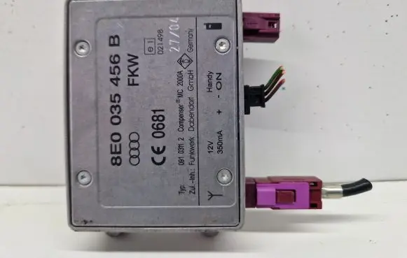 Audi A6 S6 C5 4B Antenna control unit 8E0035456B 0910311