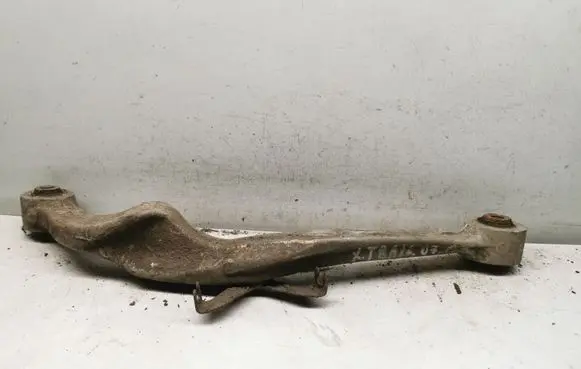 Nissan X-Trail T31 Rear suspension control arm 