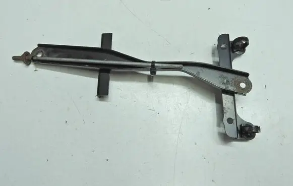 Toyota RAV 4 (XA30) Battery bracket 