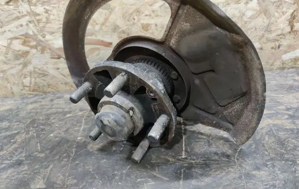 Porsche 928 Front wheel hub spindle knuckle 43R JEC081217