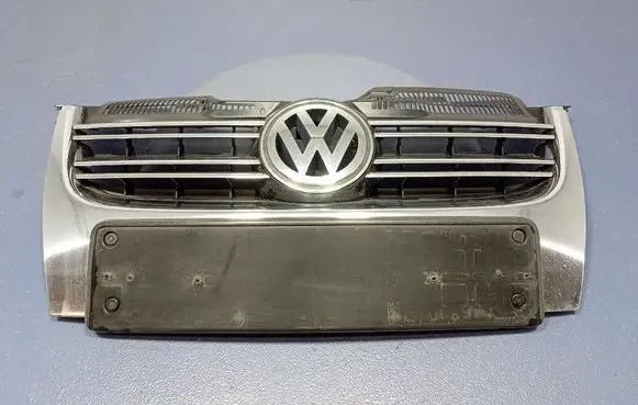 Volkswagen Jetta V Front grill 1K5853651