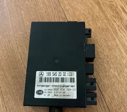 Mercedes-Benz C W203 Tow bar trailer control unit/module A1695452032