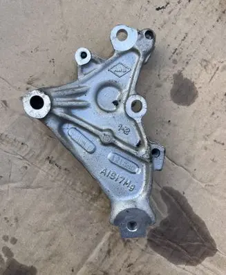 Nissan Navara D40 other engine part 