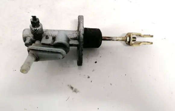 Mitsubishi Space Star Clutch master cylinder