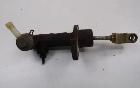 Toyota Hiace (H10) Clutch master cylinder 
