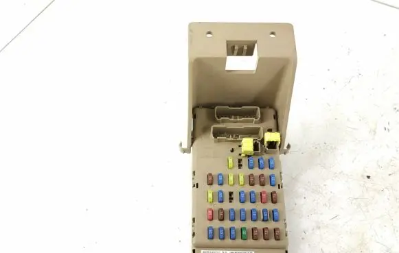 Subaru Legacy Fuse box set DALISID3708 82201AG010