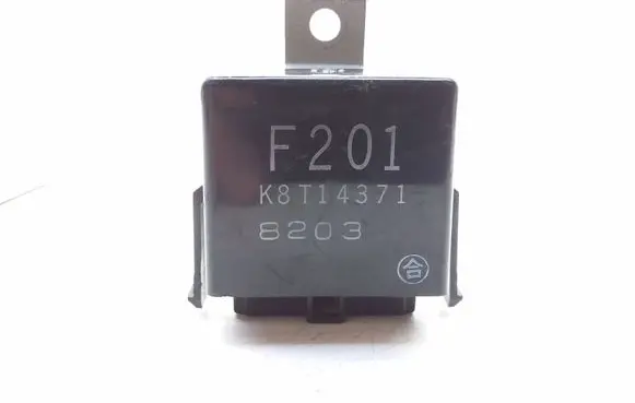 Mazda 626 Hazard warning light relay K8T14371 F201