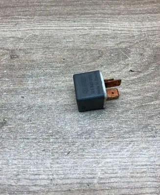 Skoda Fabia Mk1 (6Y) Other relay 191937503 4RA003510