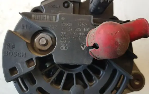Nissan Qashqai Generator/alternator 0124525140