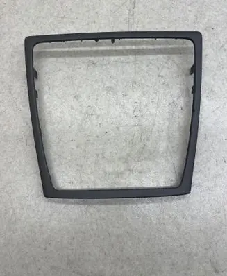 Volvo V70 Radio/GPS head unit trim 30672110