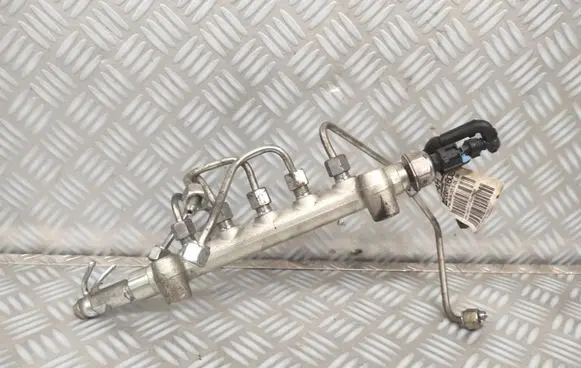 Fuel main line pipe