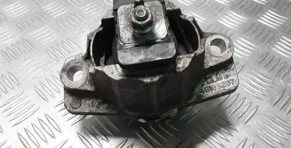 Jaguar F-Pace Engine mount bracket