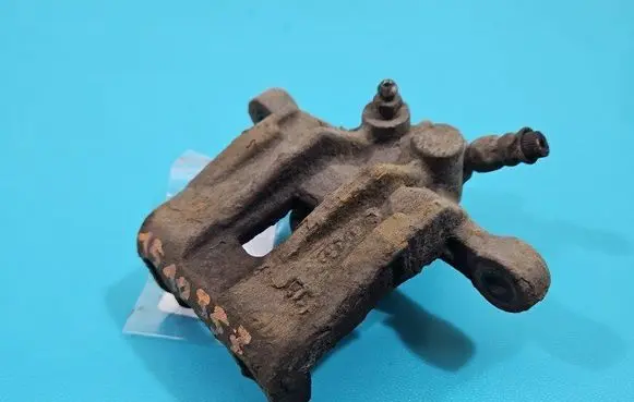 Rear brake caliper