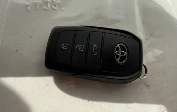 Toyota RAV 4 (XA50) Ignition key/card B3N2K2R