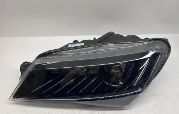 Skoda Superb B5 (3U) Headlight/headlamp 3V1941015A
