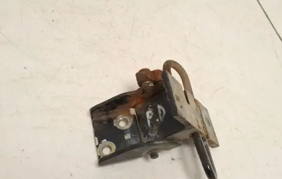 Audi A6 S6 C4 4A Front door lower hinge 