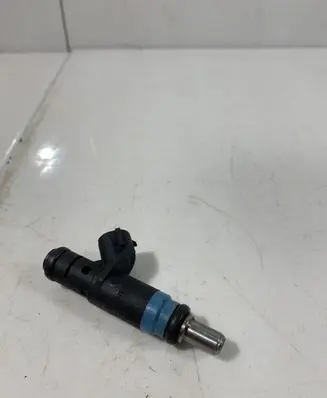 Audi A4 S4 B6 8E 8H Fuel injector 06B133551K