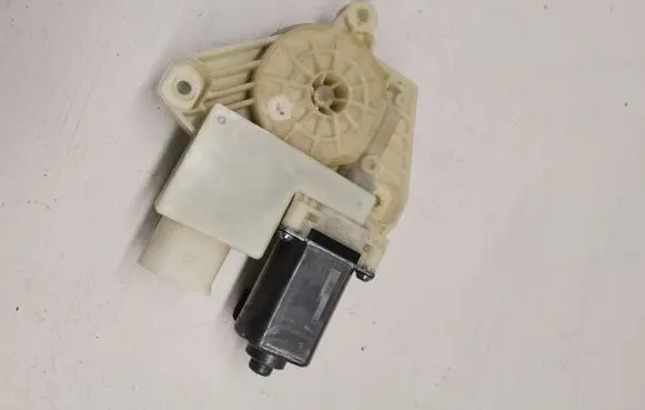 BMW 7 G11 G12 Rear door window regulator motor 7455084