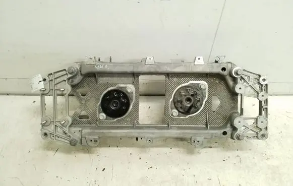 Engine mount bracket
