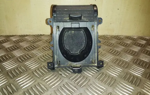 Cup holder front