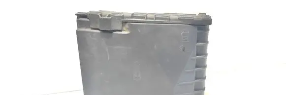 Volkswagen PASSAT B7 Fuse box cover 1K0937132F