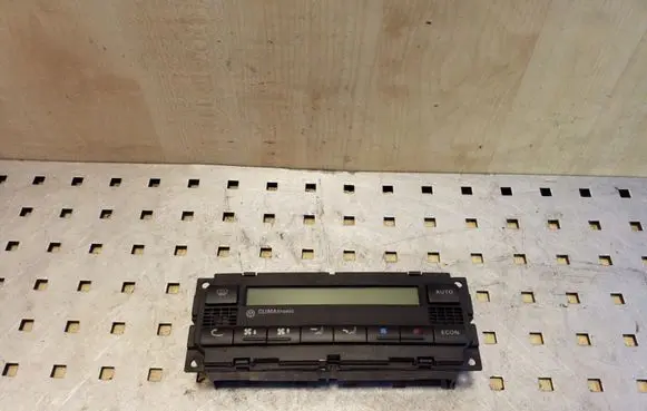 Volkswagen PASSAT B5.5 Climate control unit
