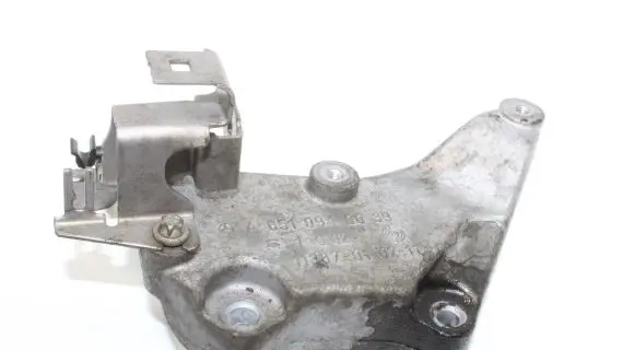 Mercedes-Benz E A207 Engine mounting bracket A6510940039